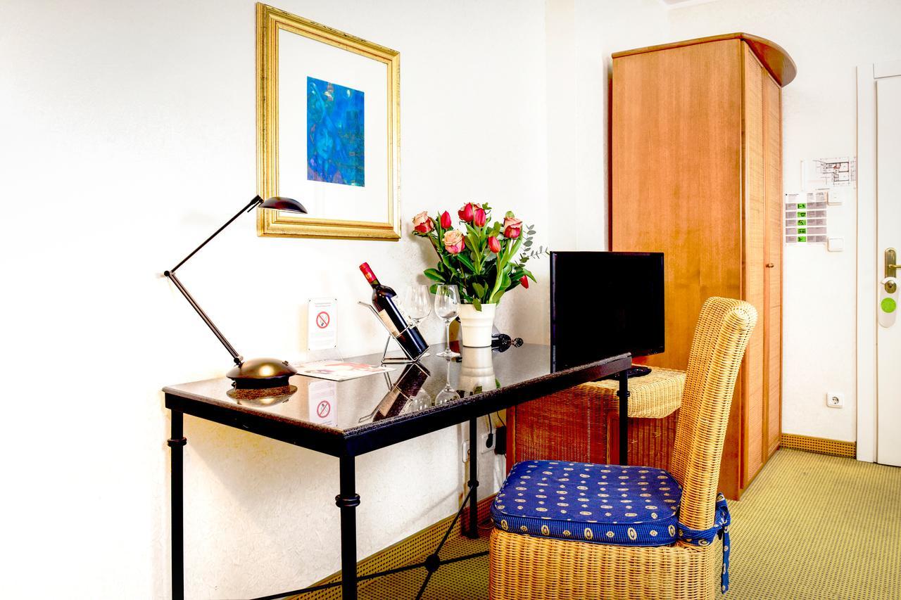 Hotel Altera Pars Kolonia Zewnętrze zdjęcie