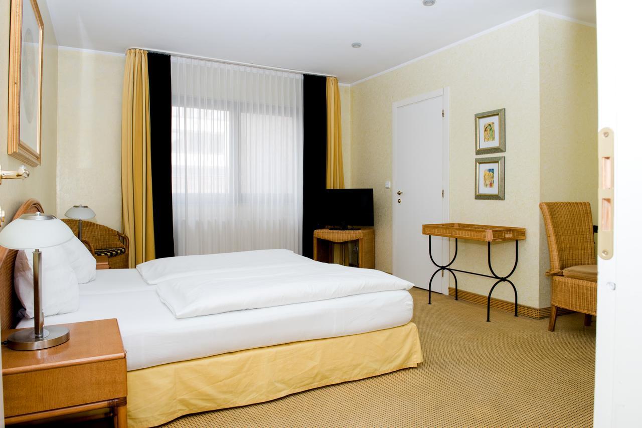 Hotel Altera Pars Kolonia Zewnętrze zdjęcie